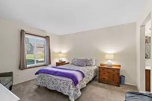3 Creekside Cir, Elgin, IL 60123 - Photo 14