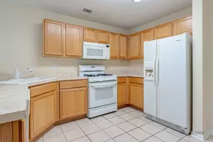 1002 Kensington Dr, Northbrook, IL 60062 - Photo 14