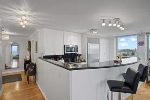 111 E Chestnut St, Chicago, IL 60611 - Photo 12