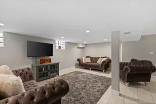 9120 S Clifton Park Ave, Evergreen Park, IL 60805 - Photo 16