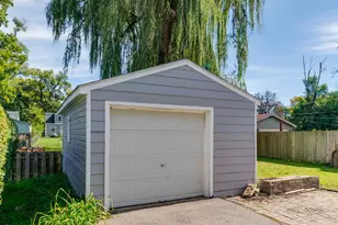 221 N Prairie Ave, Mundelein, IL 60060 - Photo 26