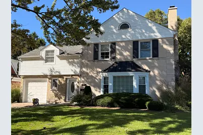 6836 N Kenton Avenue, Lincolnwood, IL 60712 - Photo 1