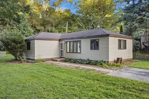 24 John St, Crystal Lake, IL 60014 - Photo 4
