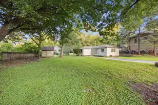 24 John St, Crystal Lake, IL 60014 - Photo 2