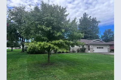 526 N 4th Street, Cissna Park, IL 60924 - Photo 4