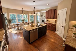 3601 Wetlands Dr, Elgin, IL 60124 - Photo 4