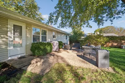 889 Kane Street, South Elgin, IL 60177 - Photo 2