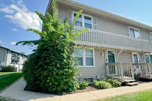 218 Eagle Ct, Bolingbrook, IL 60440 - Photo 2
