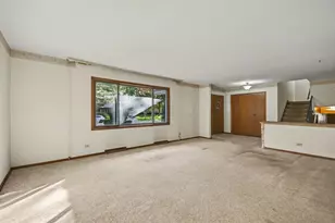 940 Ridgeland Ave, Mundelein, IL 60060 - Photo 4