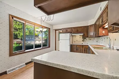 940 Ridgeland Avenue, Mundelein, IL 60060 - Photo 6