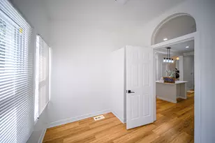 639 N Leamington Ave, Chicago, IL 60644 - Photo 10