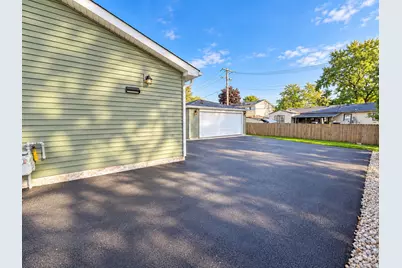 197 Hadleigh Road, Bolingbrook, IL 60440 - Photo 20