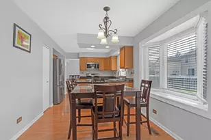 320 E Fox Hill Dr, Buffalo Grove, IL 60089 - Photo 12