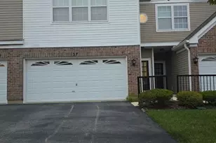 37 Arboretum Dr, Lombard, IL 60148 - Photo 2