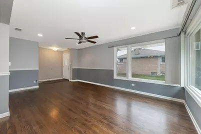 913 E 166th Street, South Holland, IL 60473 - Photo 4