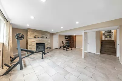 913 E 166th Street, South Holland, IL 60473 - Photo 12