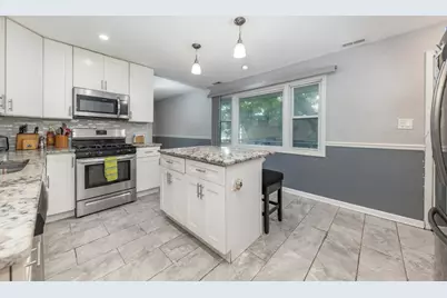 913 E 166th Street, South Holland, IL 60473 - Photo 6