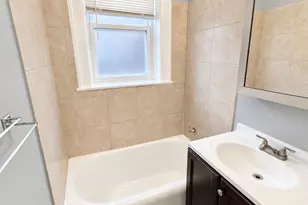 8012 S Essex Ave, Chicago, IL 60617 - Photo 6