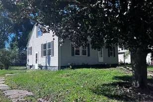 309 E Main St, Buckley, IL 60918 - Photo 2