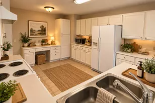 2084 Orchard Ln, Carpentersville, IL 60110 - Photo 10