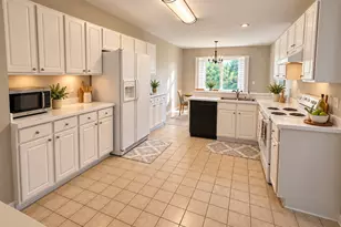 2084 Orchard Ln, Carpentersville, IL 60110 - Photo 8