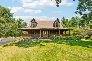 1921 Annettes Cir, Sugar Grove, IL 60554 - Photo 2