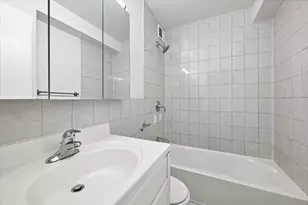 3950 N Lake Shore Dr, Chicago, IL 60613 - Photo 22