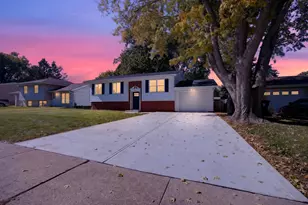 309 N Towanda Ave, Normal, IL 61761 - Photo 2