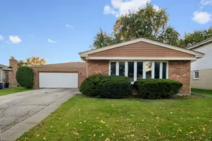 708 Barberry Rd, Highland Park, IL 60035 - Photo 1