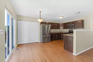 2216 Caton Ridge Dr, Plainfield, IL 60586 - Photo 6