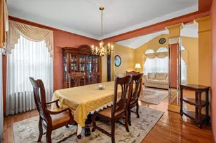 145 Rosewood Dr, Streamwood, IL 60107 - Photo 4
