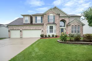 145 Rosewood Dr, Streamwood, IL 60107 - Photo 1