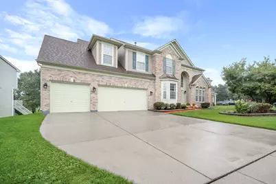 145 Rosewood Drive, Streamwood, IL 60107 - Photo 2