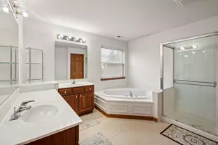 145 Rosewood Dr, Streamwood, IL 60107 - Photo 16