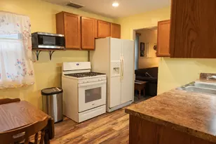 913 N 12th St, Rochelle, IL 61068 - Photo 10