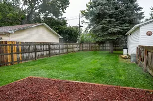 913 N 12th St, Rochelle, IL 61068 - Photo 22