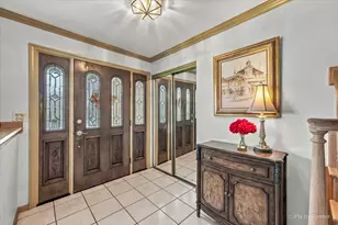 176 Cambridge Ln, Bloomingdale, IL 60108 - Photo 2