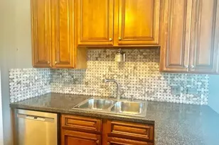 575 Greystone Ln, Wheeling, IL 60090 - Photo 4