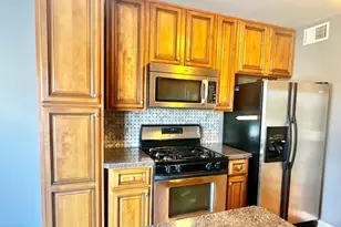 575 Greystone Ln, Wheeling, IL 60090 - Photo 6