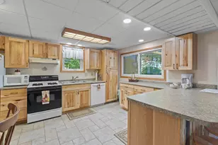 24 Holiday Dr, Lake Holiday, IL 60552 - Photo 6