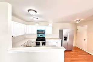 140 Mountain Laurel Ct, Romeoville, IL 60446 - Photo 8