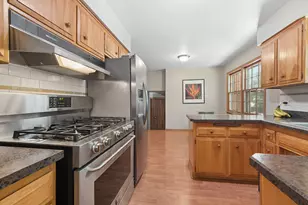 17914 S Hood Ave, Homewood, IL 60430 - Photo 10