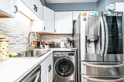711 E Falcon Drive #101, Arlington Heights, IL 60005 - Photo 4