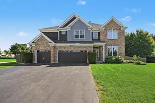 8404 Hanbury Ct, Joliet, IL 60431 - Photo 4