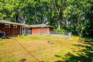 1516 Hunter St, Sterling, IL 61081 - Photo 4