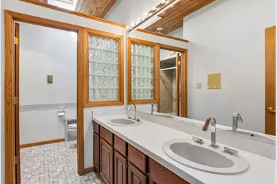 8607 W 93rd Place, Hickory Hills, IL 60457 - Photo 16