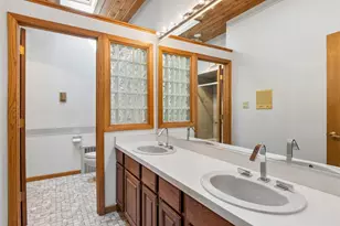 8607 W 93rd Pl, Hickory Hills, IL 60457 - Photo 16