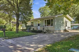506 Judd St, Dwight, IL 60420 - Photo 2