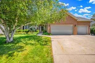 12 Stonehedges Ct, Bloomington, IL 61705 - Photo 76