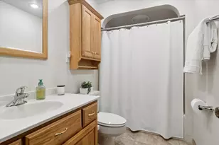 2300 W Talcott Rd, Park Ridge, IL 60068 - Photo 14